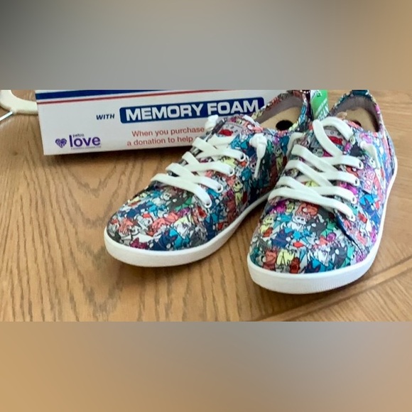 Bob’s from Skechers.  Brand new in box, never worn. - Picture 3 of 4